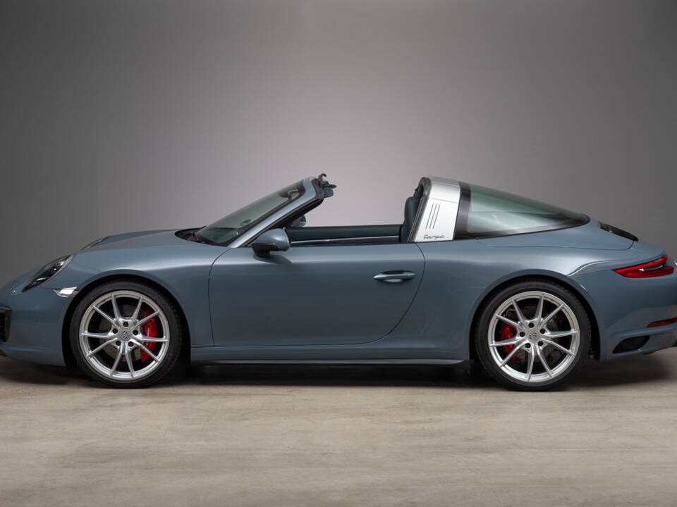 Image 7/37 of Porsche 911 Targa 4S (2016)