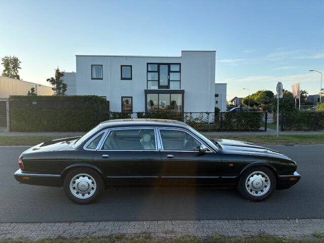 Bild 8/8 von Daimler Super V8 (1998)
