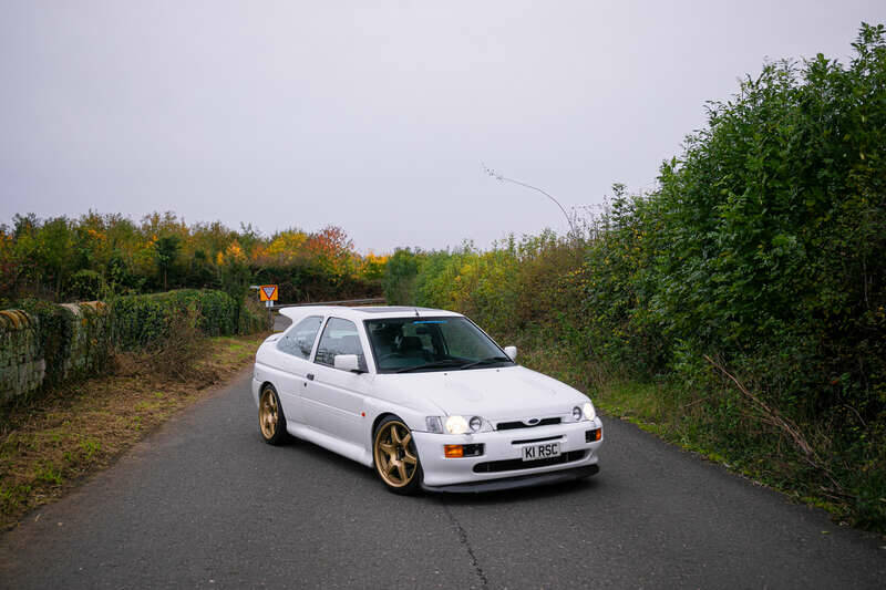 Image 13/41 de Ford Escort RS Cosworth (1992)