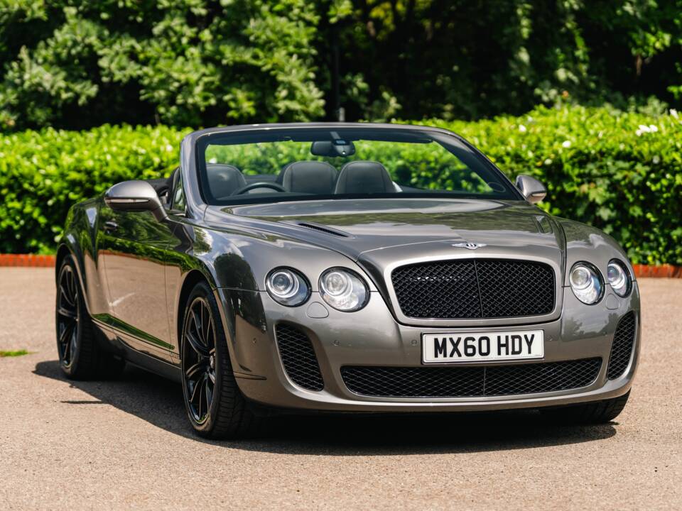Immagine 1/50 di Bentley Continental GTC (2010)