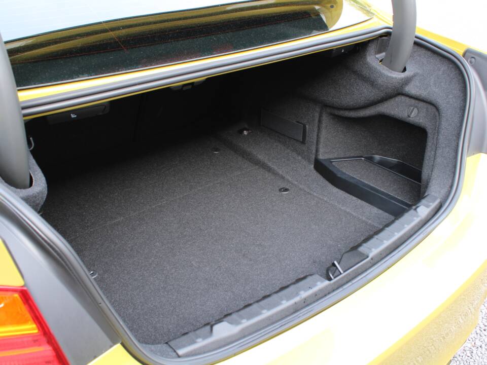 Image 70/98 of BMW M4 (2014)