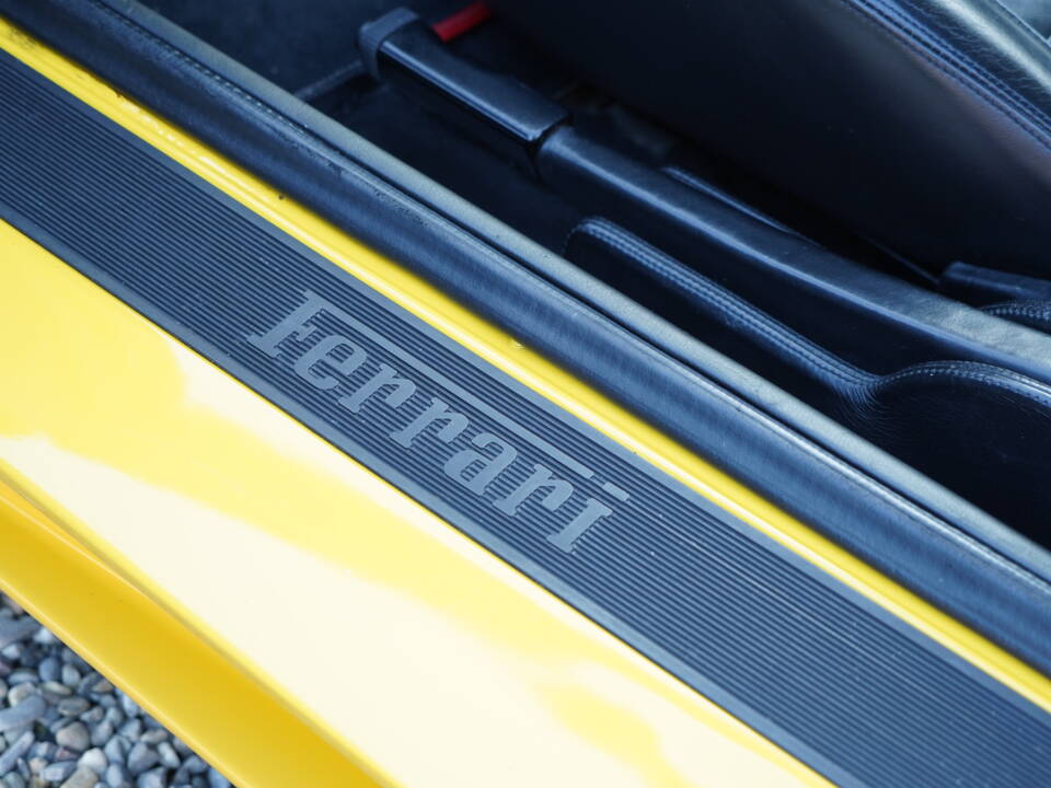 Bild 34/82 von Ferrari 348 TS (1990)