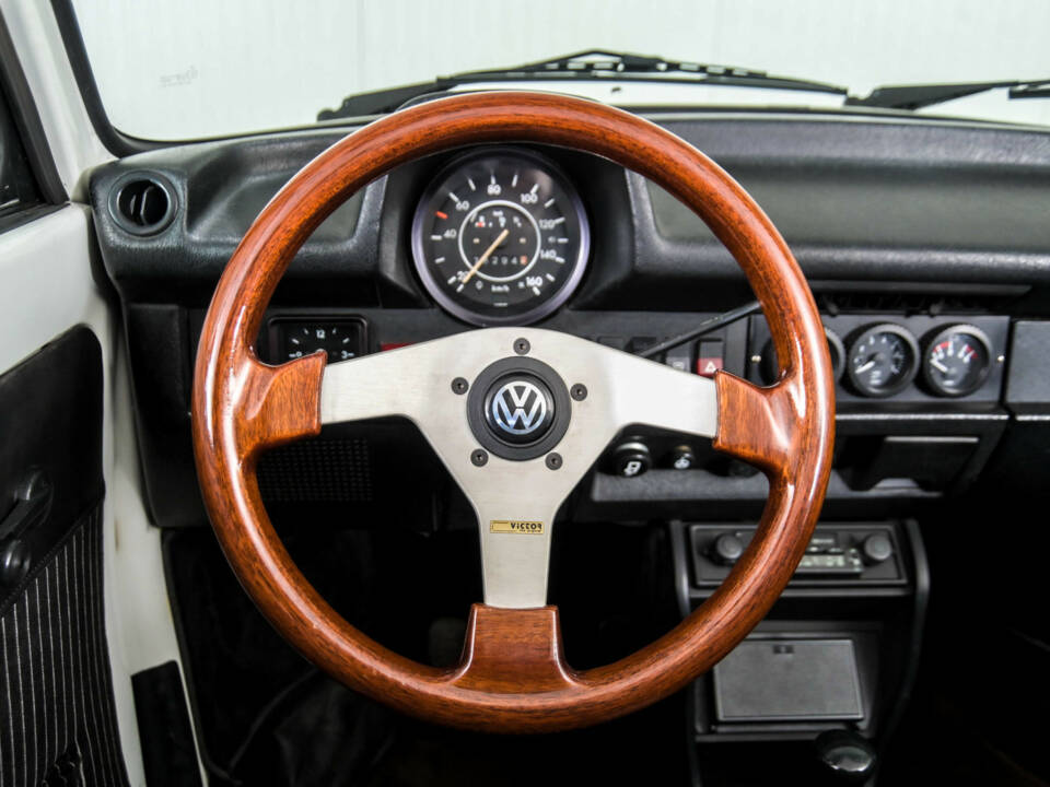 Imagen 8/50 de Volkswagen Beetle 1303 LS (1974)