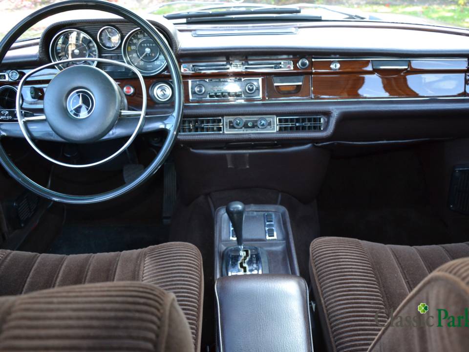 Immagine 12/50 di Mercedes-Benz 280 SE 4,5 (1972)