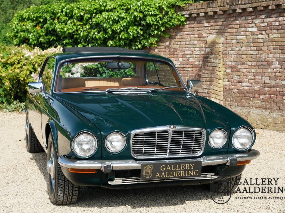 Immagine 9/50 di Jaguar XJ 6 L 4.2 (1975)