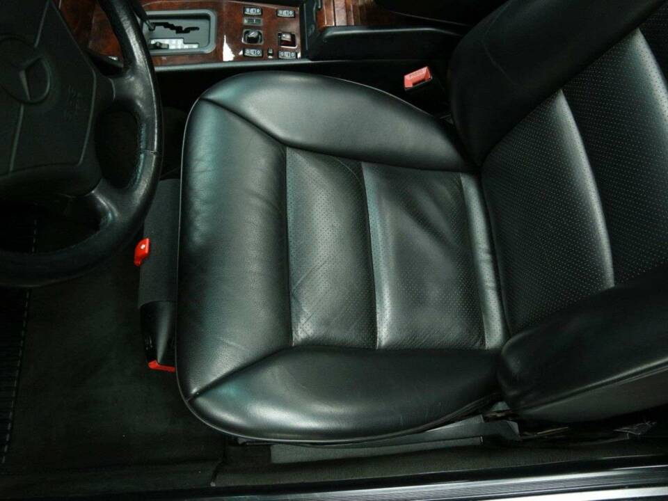 Bild 11/50 von Mercedes-Benz 300 CE-24 (1992)