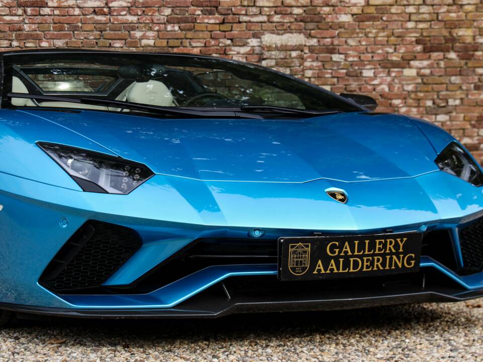Image 40/50 of Lamborghini Aventador S (2018)