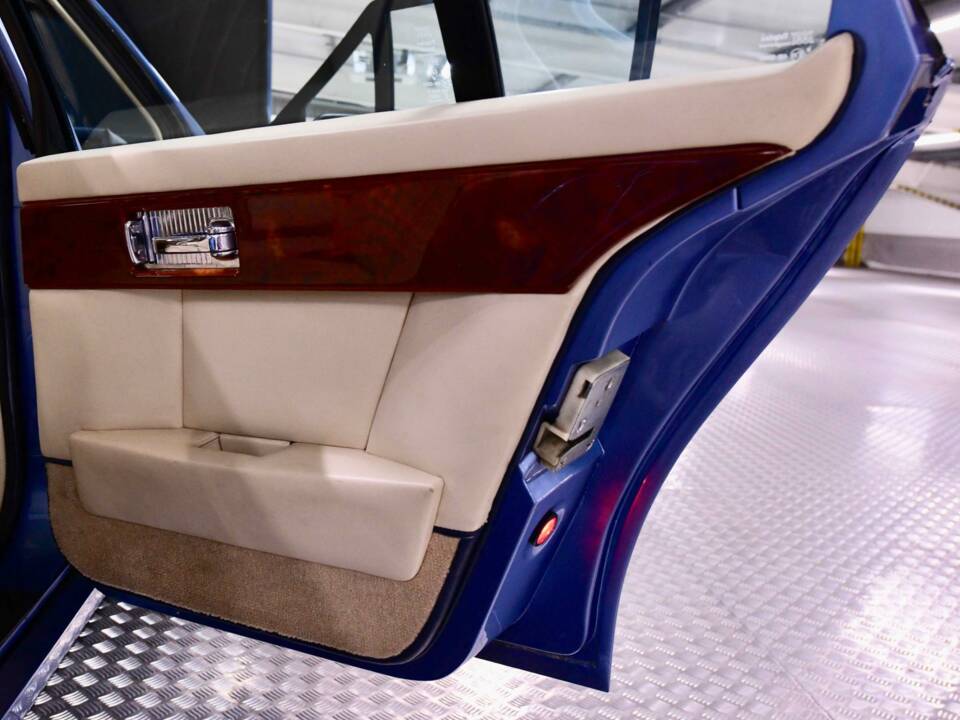 Imagen 42/50 de Aston Martin Lagonda (1989)