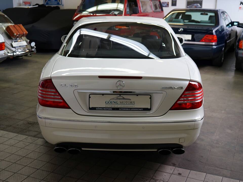 Image 11/37 of Mercedes-Benz CL 65 AMG (2005)