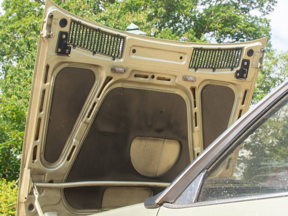 Immagine 22/50 di BMW 633 CSi (1977)