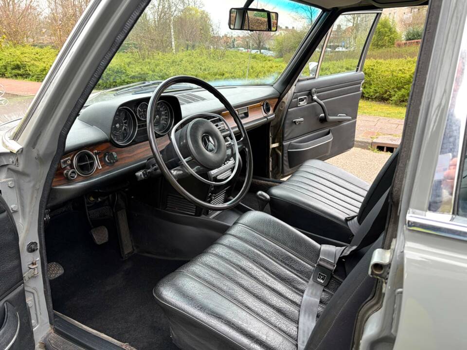 Bild 2/12 von Mercedes-Benz 250 (1971)