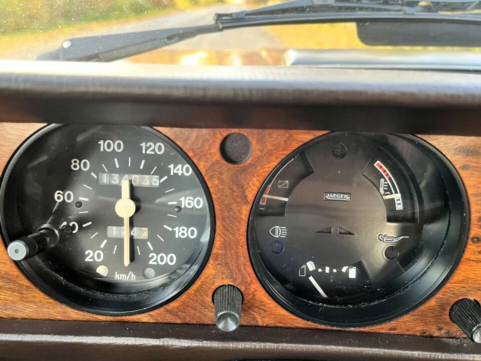 Image 25/35 of Peugeot 504 Convertible (1980)