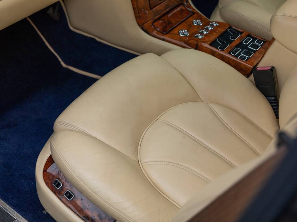 Image 37/45 of Rolls-Royce Silver Seraph (2000)
