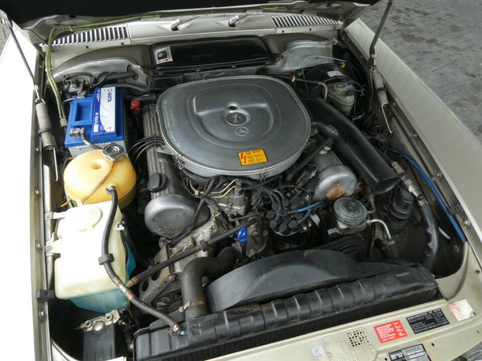 Afbeelding 16/23 van Mercedes-Benz 500 SL (1985)