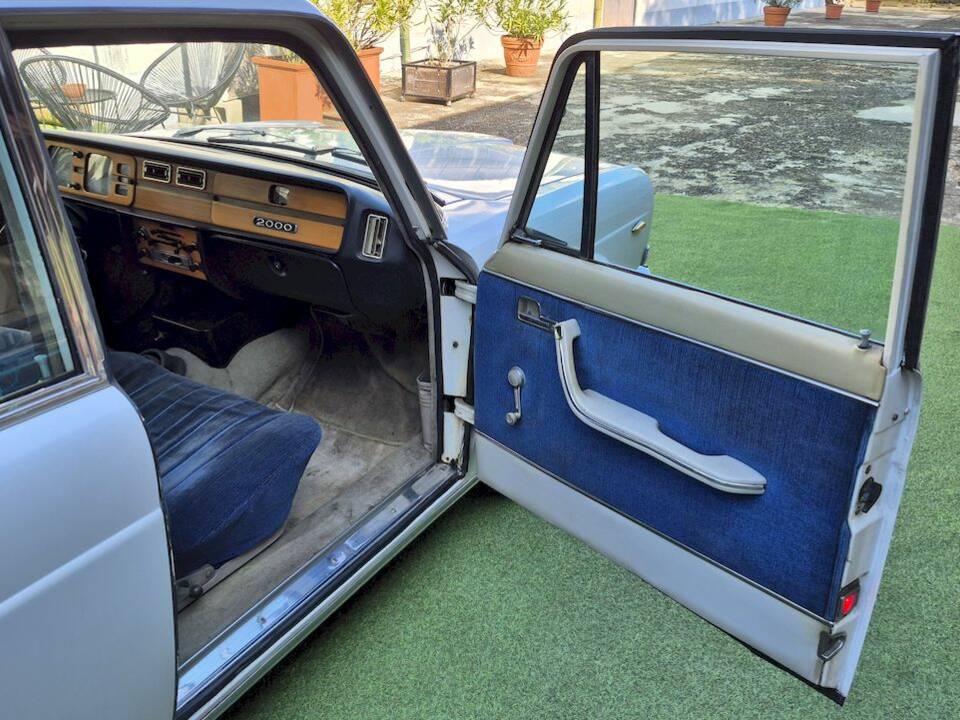 Bild 34/59 von Lancia 2000 Iniezione (1972)
