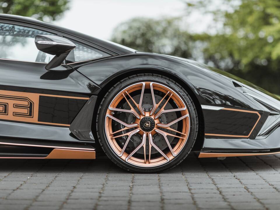 Image 12/68 of Lamborghini Sián FKP 37 (2021)