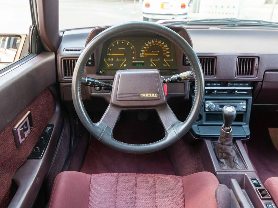 Image 4/5 of Toyota Supra (1985)