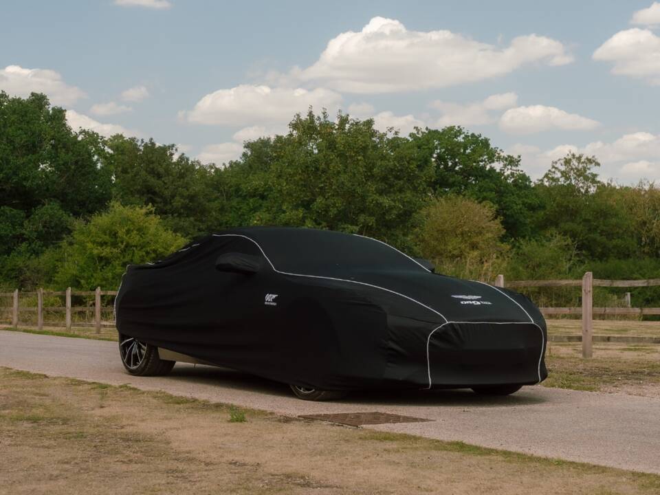 Image 78/96 of Aston Martin DB 9 GT "Bond Edition" (2015)