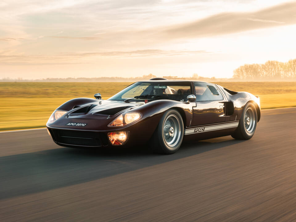 Image 21/21 of Ford GT40 (1965)