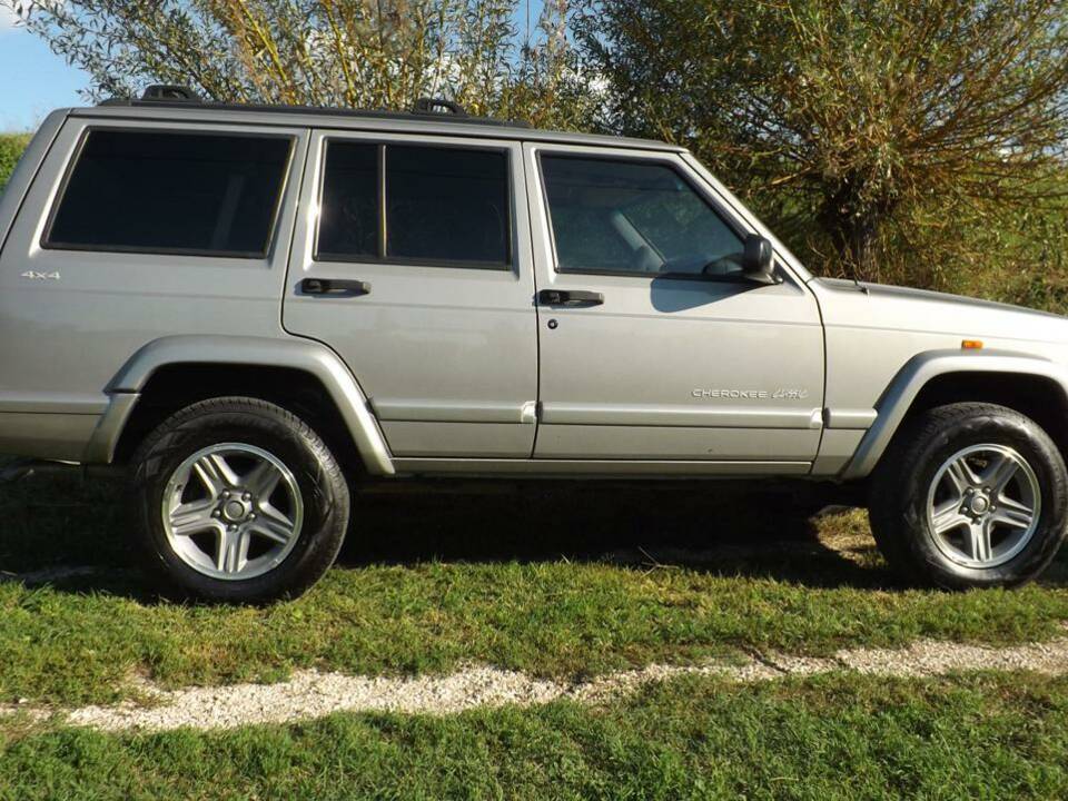 Image 11/50 of Jeep Cherokee 2.5 TD (2000)