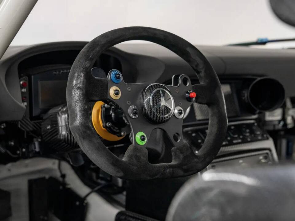 Image 18/21 de Mercedes-Benz SLS AMG GT3 (2011)