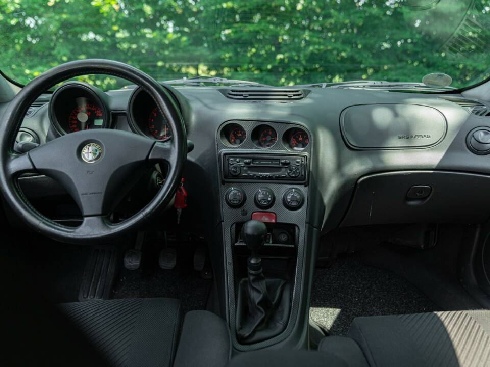 Imagen 32/50 de Alfa Romeo 156 2.5 V6 (2000)