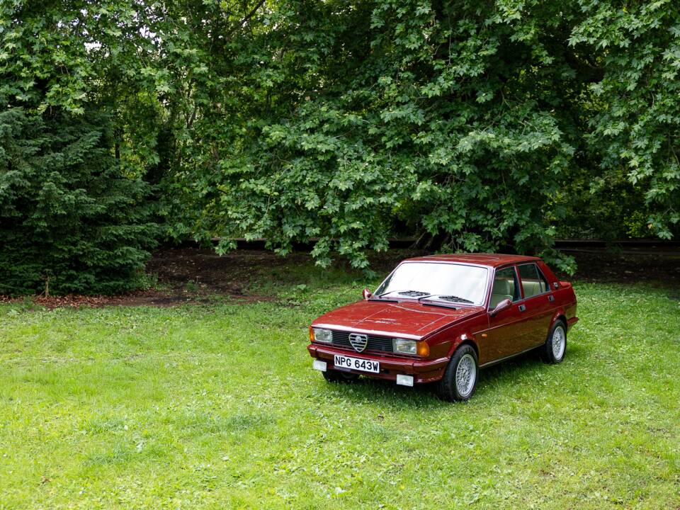 Bild 47/48 von Alfa Romeo Giulietta 2.0 (1981)