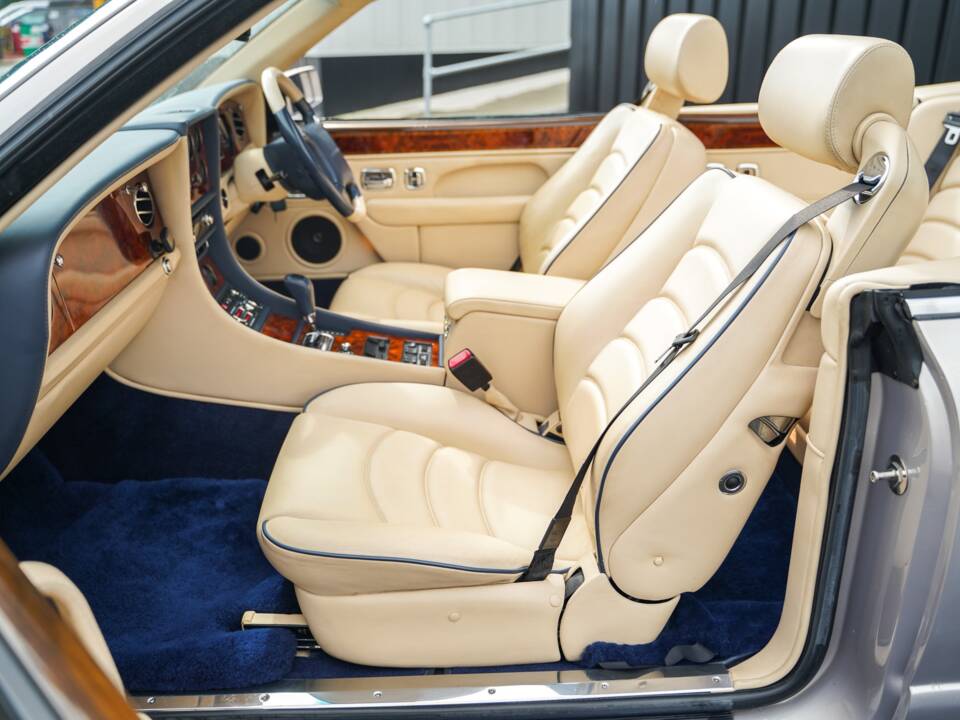 Bild 33/50 von Bentley Azure (2001)
