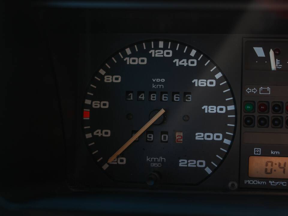 Bild 34/58 von Volkswagen Golf II GTi 1.8 (1988)