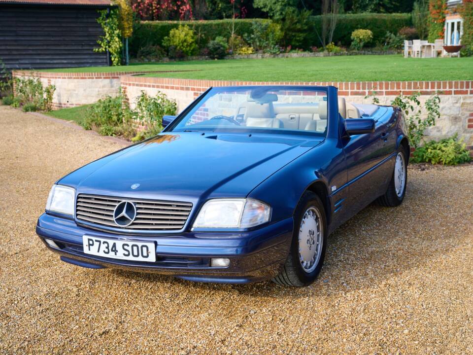 Image 39/50 of Mercedes-Benz SL 280 (1996)