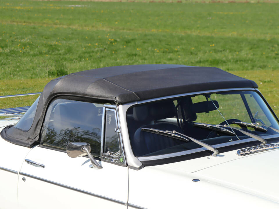 Bild 22/50 von MG MGB (1972)