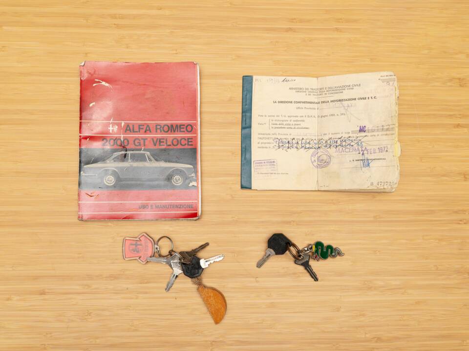Image 15/15 de Alfa Romeo 2000 GT Veloce (1972)