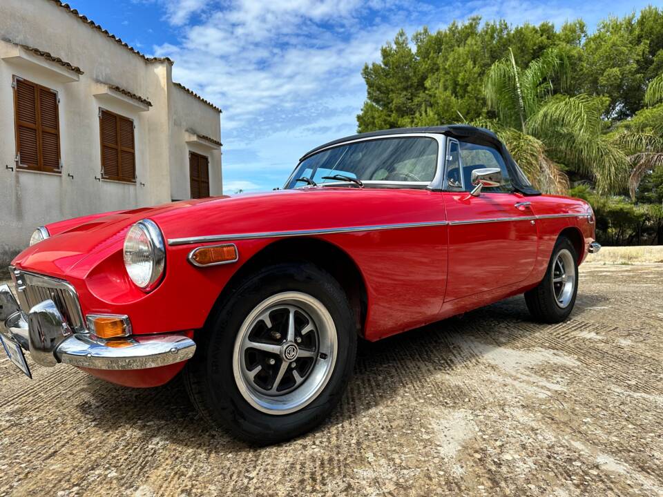 Immagine 32/66 di MG MGB (1977)