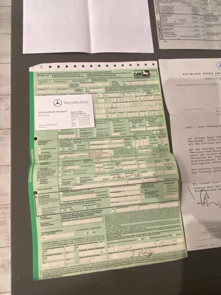 Image 57/63 of Mercedes-Benz 500 SEC (1984)