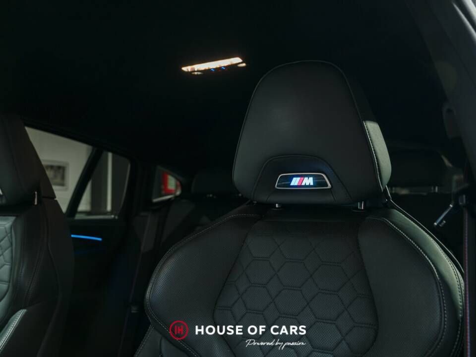 Image 19/24 of BMW X4 M (2022)