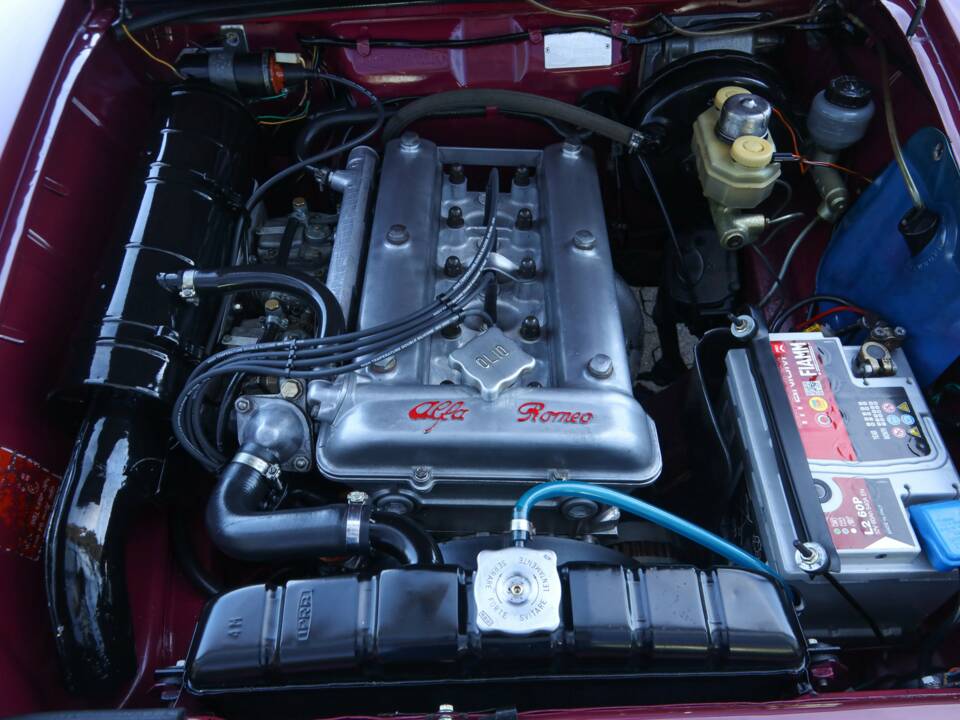 Obraz 32/50 pojazdu Alfa Romeo Giulia Nuova Super 1300 (1975)
