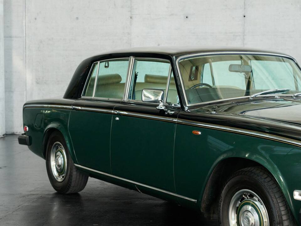 Imagen 30/50 de Rolls-Royce Silver Shadow II (1977)