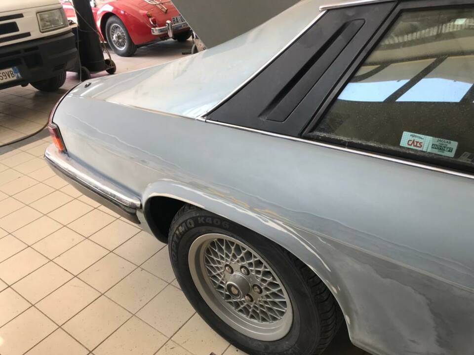 Image 30/38 de Jaguar XJ-S 3.6 (1990)