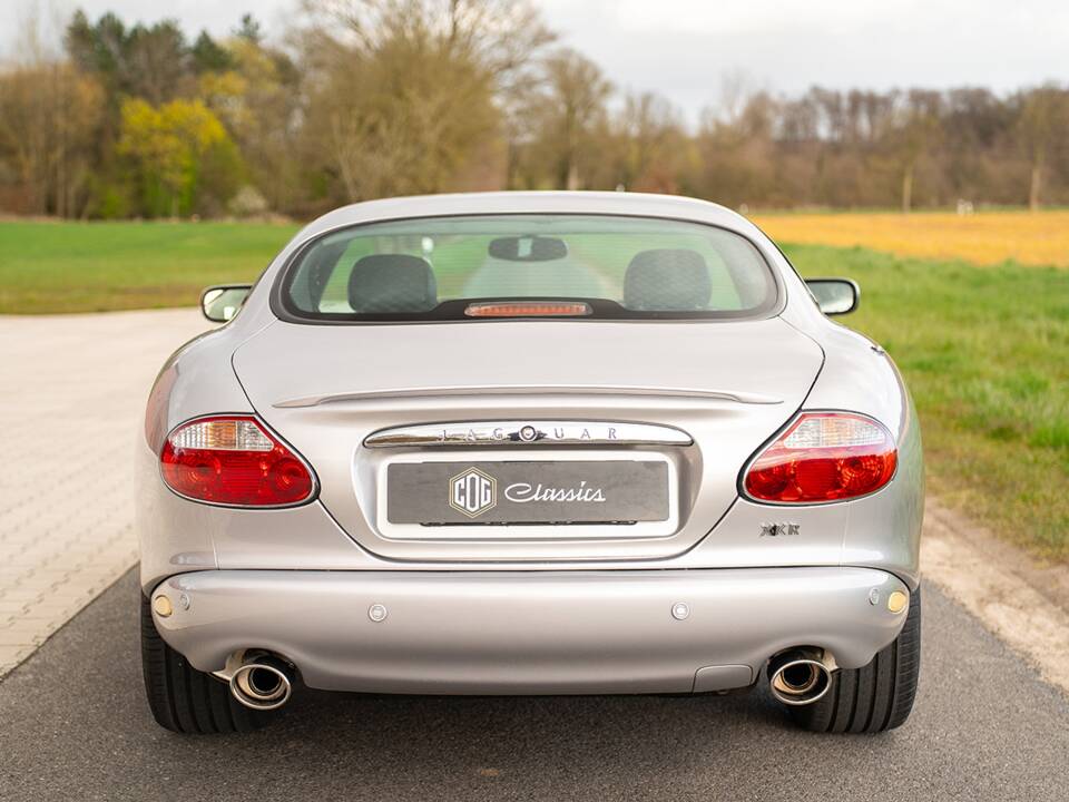 Bild 7/37 von Jaguar XKR (2001)