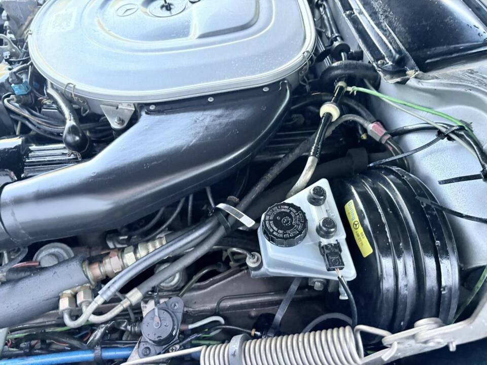 Image 43/50 of Mercedes-Benz 560 SL (1987)