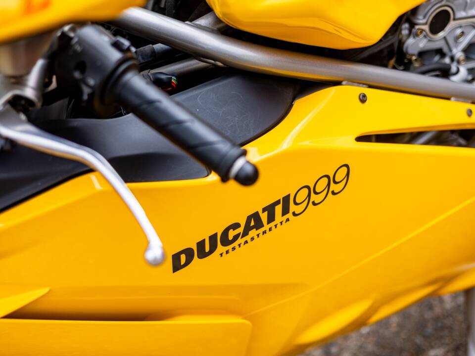 Immagine 30/30 di Ducati DUMMY (2004)