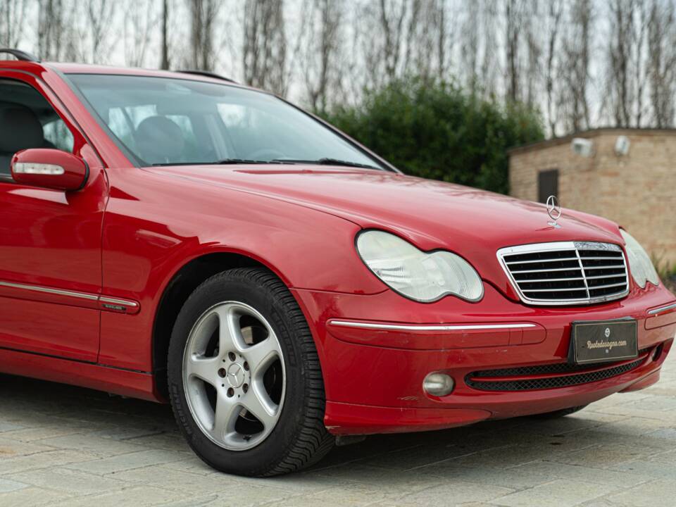 Immagine 10/50 di Mercedes-Benz C 220 CDI T (2003)