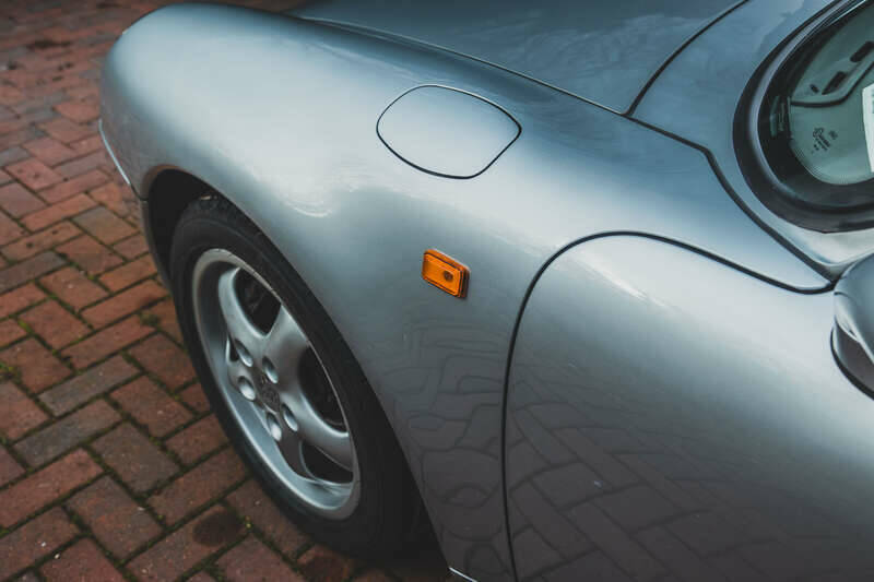 Image 25/50 of Porsche 911 Carrera (1994)