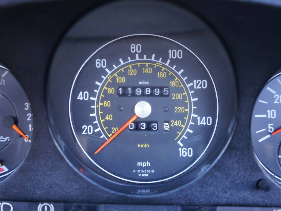 Bild 45/50 von Mercedes-Benz 500 SL (1983)