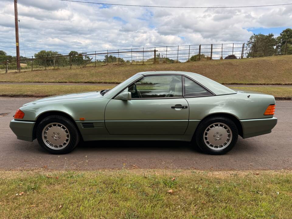 Afbeelding 7/15 van Mercedes-Benz 500 SL (1990)