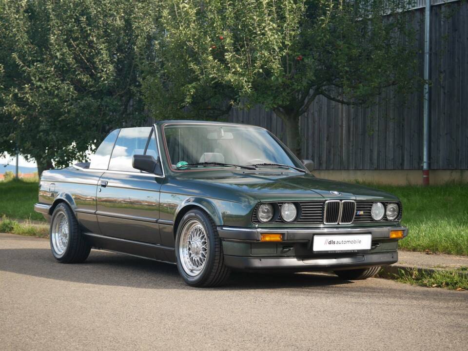 Bild 25/25 von BMW 320i (1990)