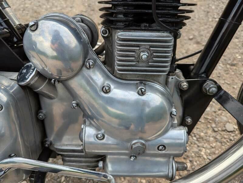 Bild 28/28 von Royal Enfield DUMMY (1990)