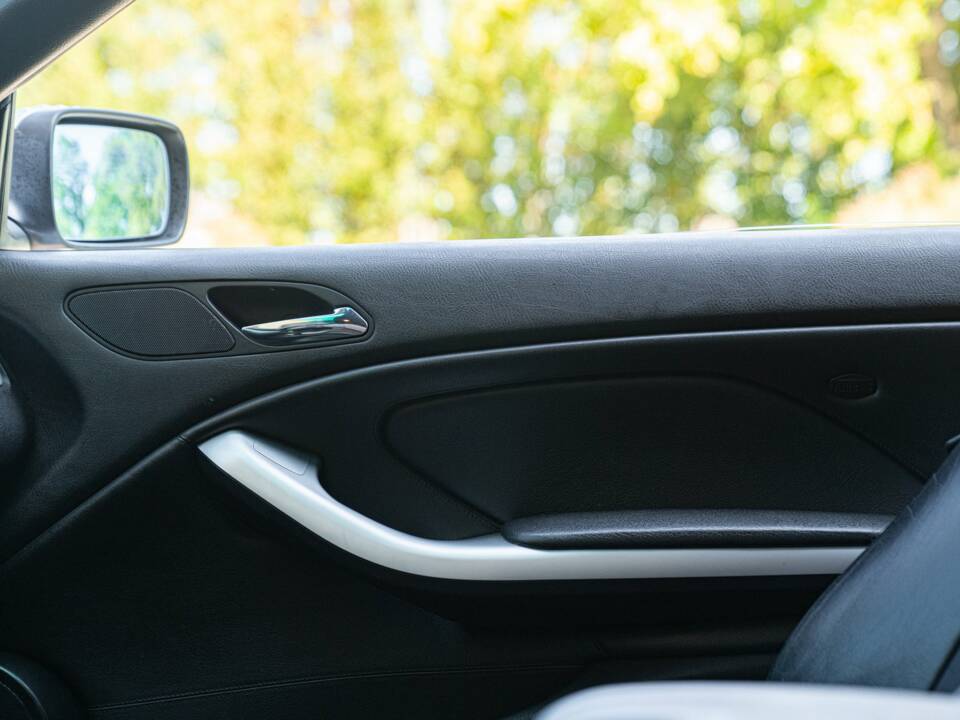 Immagine 28/50 di BMW 320Ci (2001)