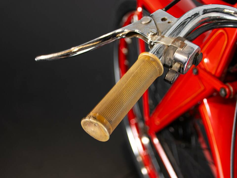 Imagen 50/50 de Moto Guzzi DUMMY (1957)