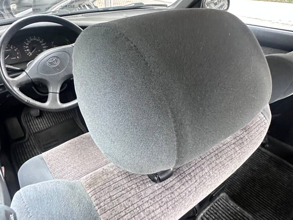 Bild 14/26 von Toyota Carina (1993)
